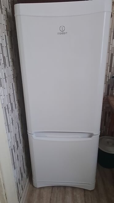 Soyuducular: İşlənmiş 2 qapılı Indesit Soyuducu Satılır, rəng - Ağ