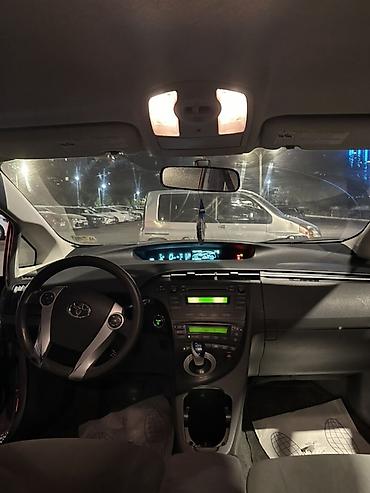 спойллер: Toyota Prius: 2011 г., 1.8 л, Вариатор, Гибрид, Хэтчбэк — 7