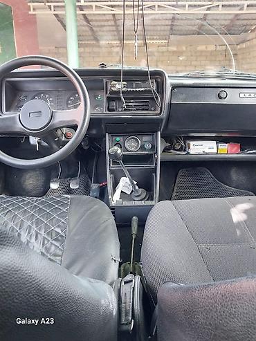 qaz slanqi qiyməti: VAZ 2107 sedan - Kuzov: ağ rəng, 4 qapı, klassik “yeddi” dizaynı - — 3