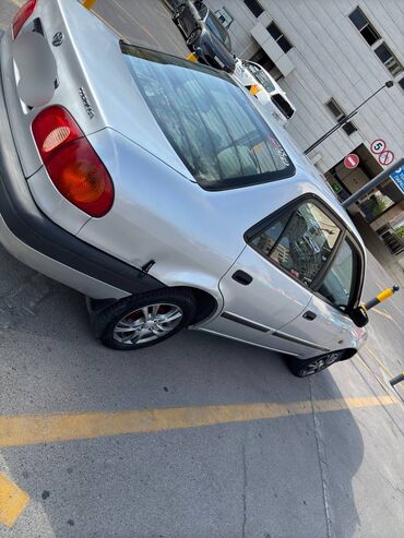 купить запчасти на опель вектра б: Toyota Corolla: 1998 г., 1.6 л, Автомат, Бензин, Седан