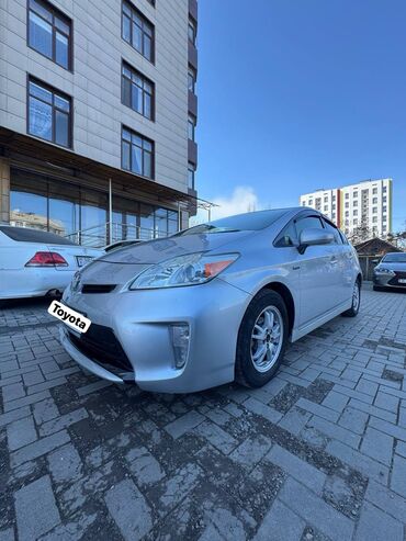 Toyota: Toyota Prius: 2014 г., 1.8 л, Бензин