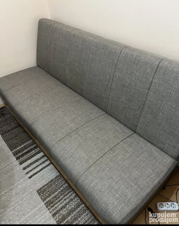 Sofas and couches: Kauc kao nov. zicano jezgro. ima i dva jastuka. nalazi se u Zasavici