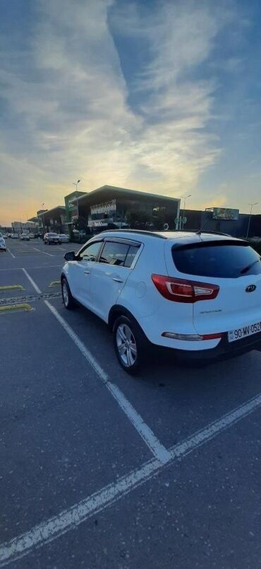 Kia: Kia Sportage: 2 l | 2011 il Ofrouder/SUV — 3