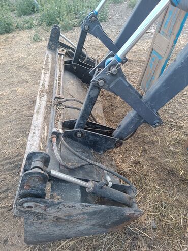Digər kənd təssərüfat avadanlığı: 892 traktor üçündü. problemi yoxduu. reyal alıçıya. güclü — 4