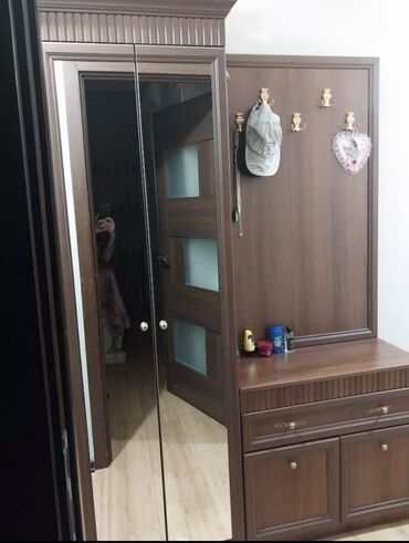 lalafo az dehliz mebelleri: Шкаф в прихожей, Б/у, 2 двери, Распашной, Прямой шкаф, Азербайджан