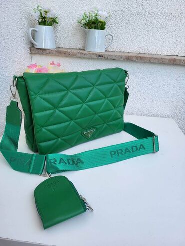 Torbe: Cena torbi 2900
cena novcanika 2200
Porez — 9