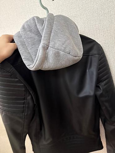Другое: Gödəkçə. S və XS geyinənə əla olar. Papağı çıxır. Əla vəziyyətdədir — 3