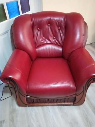 ugaone garniture u p: Garnitura za dnevnu sobu – kožni set u bordo/crvenoj boji - Sastav — 3