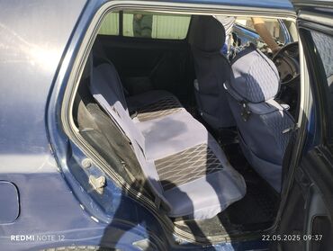 Volkswagen: Volkswagen Golf: 1994 г., 1.6 л, Механика, Бензин, Седан
