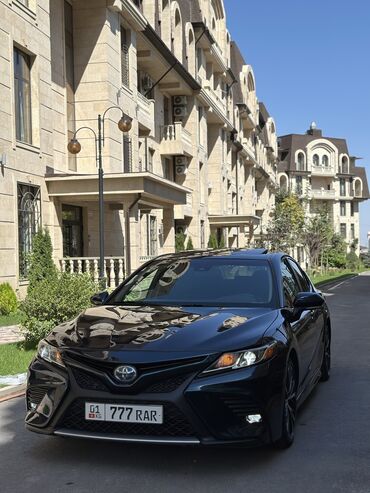 машина ли 9: Toyota Camry: 2018 г., 2.5 л, Вариатор, Гибрид, Седан
