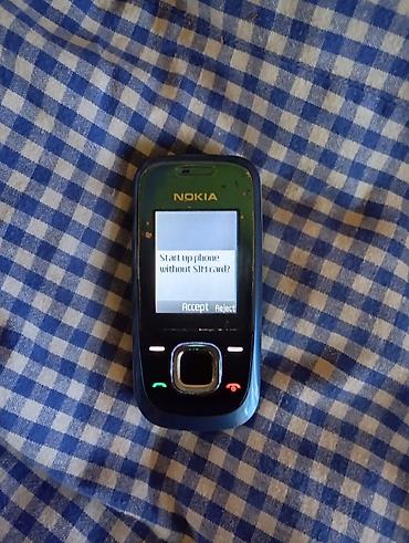 Nokia mobilni telefon – klasični model sa kliznim mehanizmom - Ekran