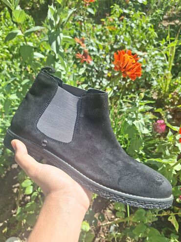 Gležnjače: Ženske kratke čizme – više modela Muške cipele. cena od 30 do 60 — 29