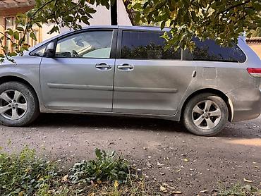 corolla runx: Toyota Sienna: 2012 г., 3.5 л, Автомат, Газ, Минивэн — 4
