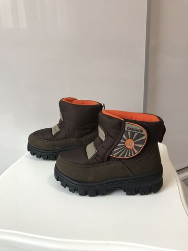 Dečija obuća: NOVO Zimske čizme / duboke cipele br 28 duzina gazista 17 cm nove