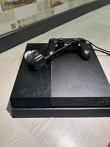 пл: Sony PlayStation 4 В хорошем состоянии, есть 4игры и один гимпад — 1