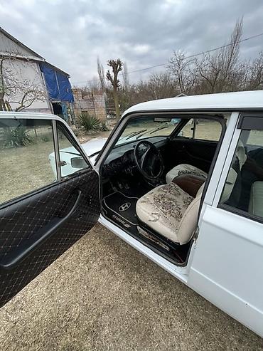 VAZ (LADA): Model: VAZ 2101 “Jiquli” Kuzov: sedan, 4 qapı Rəng: ağ Yanacaq: benzin — 12