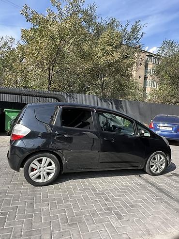фит 700: Honda Fit: 2009 г., Механика, Бензин, Хэтчбэк — 3