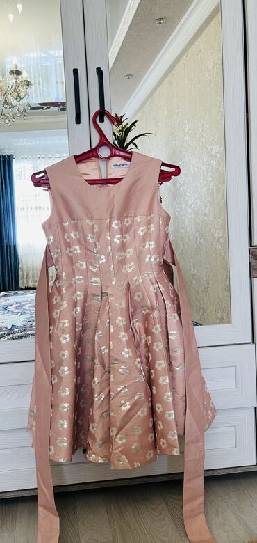 одежда платье: Детское платье, цвет - Розовый, Б/у