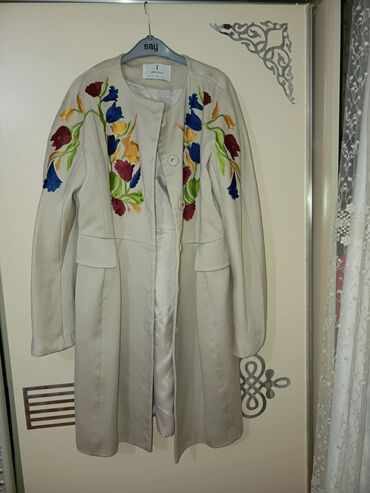 işlənmiş paltar: Palto XL (EU 42)