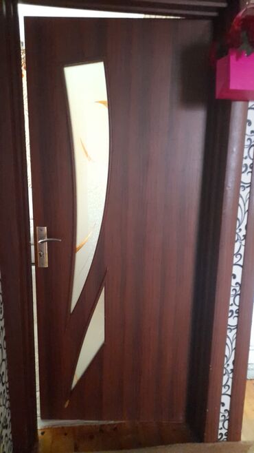 otaq qaplar: 4 eded qapı ela veziyyetde biri 75 manata.Ölçü 2x80.Ünvan