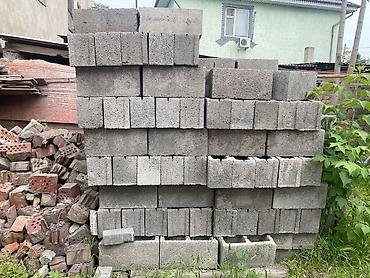 рваный: ПРОДАЮ ПЕСЧАНО ЦЕМЕНТНЫЙ ПЕСКОБЛОК 
100-200-300 ШТУК 50 сом штука — 2