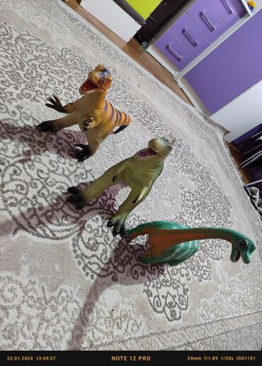 игрушки за 200 сом: Большие динозавры 500 сом за всё адрес кудайберген садыгалиева