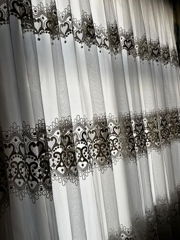 шторы на мадине: Pərdə dəsti – tül və qaraotu - Tül: Ağ rəngli, yüngül və şəffaf