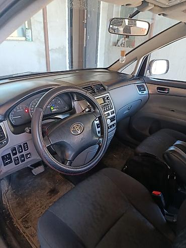 района авенсис: Toyota Avensis Verso: 2003 г., 2 л, Автомат, Минивэн — 3