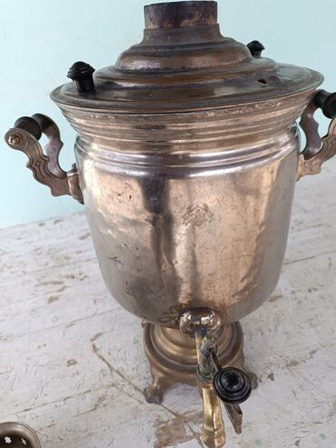 antik samovar: İşlənmiş Od Samovar, 7 l