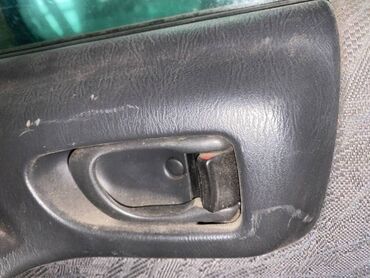 субару форестер: Ручка двери внутренняя Subaru Forester SF5 2.0 БЕНЗИН 1998 задн. прав