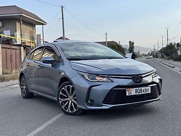 mercedesbenz eclass 2011: Toyota Corolla: 2020 г., Вариатор, Гибрид, Седан — 1