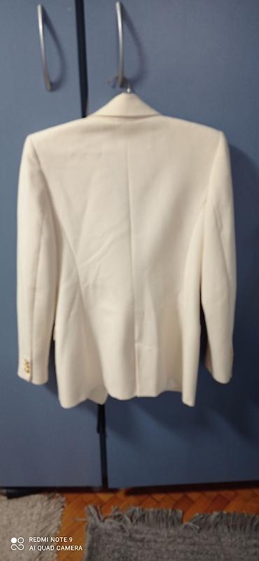 Sakoi: ZARA ženski blejzer, model sa duplim kopčanjem. - Boja: krem/bela - — 9