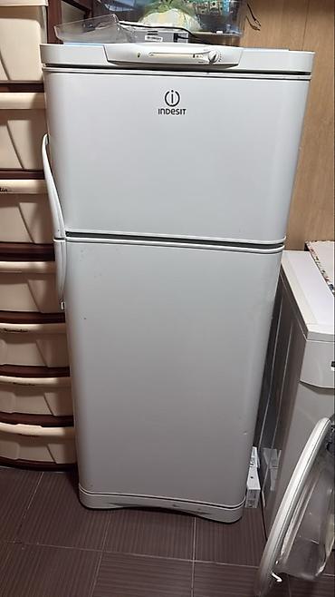 11: Холодильник Indesit двухкамерный — полностью рабочий Продам — 1