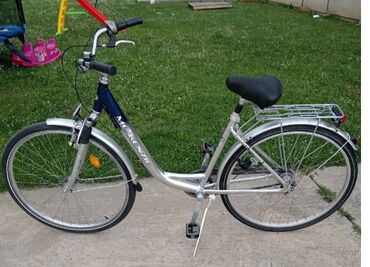 bicikla: Prodajem odličan aluminijumski bicikl 28 MCkenzie sa 7 brzina sa SRAM