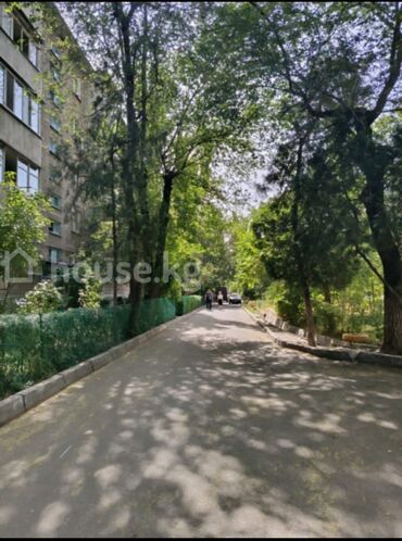кок жардан квартира: 3 комнаты, 58 м², 104 серия, 4 этаж, Косметический ремонт