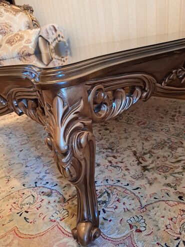 Divan və kreslo dəstləri: Yeni, Klassik divan, Jurnal masası, 2 kreslo — 9