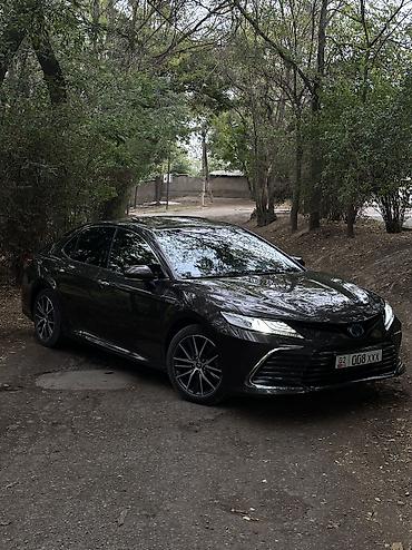 Toyota: Toyota Camry: 2021 г., Гибрид — 2