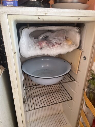 кулер вода: Холодильник Biryusa, Б/у, Двухкамерный
