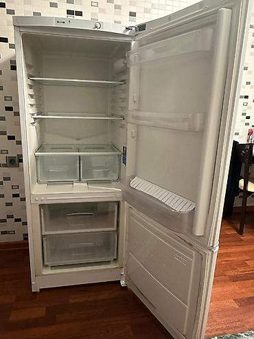 Soyuducular: İşlənmiş 2 qapılı Indesit Soyuducu Satılır, rəng - Ağ — 5