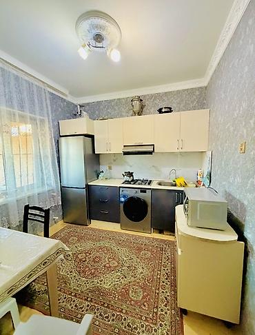 Аренда квартир: Ev daimi yaşanan evdi Hökməlidədi 2 otaqlı evdi kürsülüdü 1.5 sot — 4