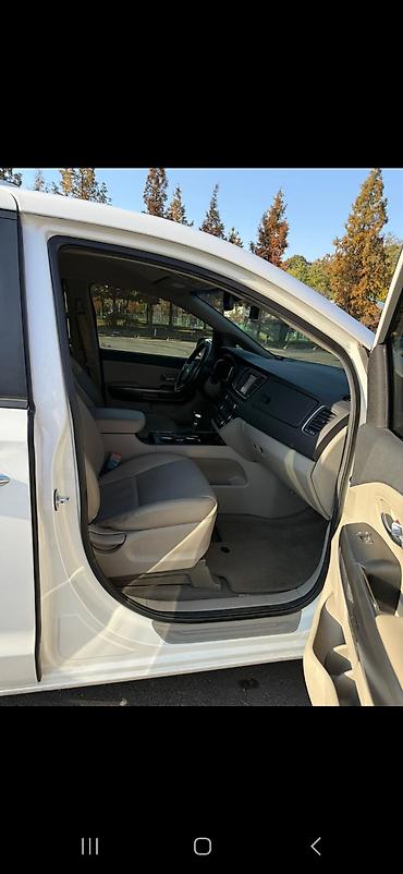 Kia: Kia Carnival: 2019 г., Минивэн — 10