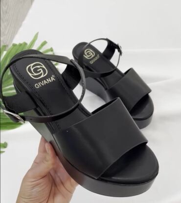 cizme 36 broj: Sandals