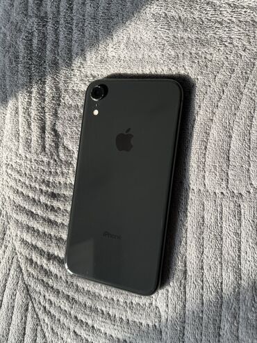 Apple iPhone: IPhone Xr, Б/у, 128 ГБ, Черный, 75 %