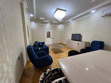 Uzunmüddətli kirayə mənzillər: 4 otaqlı, Yeni tikili, m. İnşaatçılar, 135 kv. m