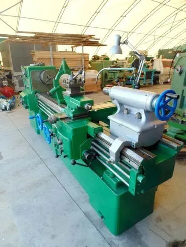 Ostali alati i mašine: Strug „Prvomajska“ TVP300 🔧 Visina šiljaka: 300 mm 📏 Razmak između — 6