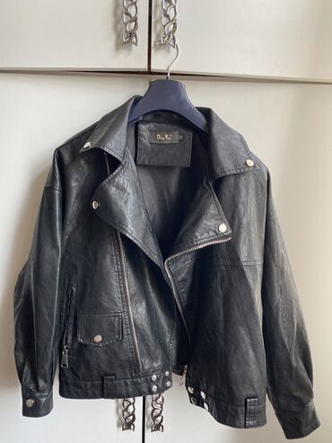 продаю зимняя куртка: Кожаная куртка, Косуха, Эко кожа, Оверсайз, M (EU 38)