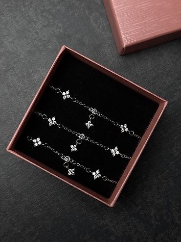 Серебряные наборы украшений: Серебро 925 пробы Цепочки по 1200 сом Серьги по 1000 сом Браслеты по — 6