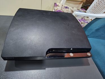 plesteyşin 3: PlayStation 3 slim 500 GB Yaddaşı 65 eded oyunu 5 ədəd Pultu var