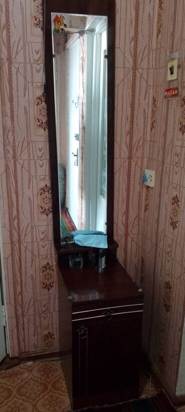 напольная вешалка бишкек цена: Продам зеркало. Б. У Само зеркало крепится к стене. Самовывоз. Токмак