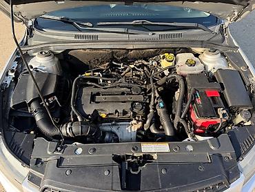chevrolet cruze faralar: Chevrolet Cruze sedan – gümüşü rəng Xüsusiyyətlər: - Korpus: 4 qapılı — 10
